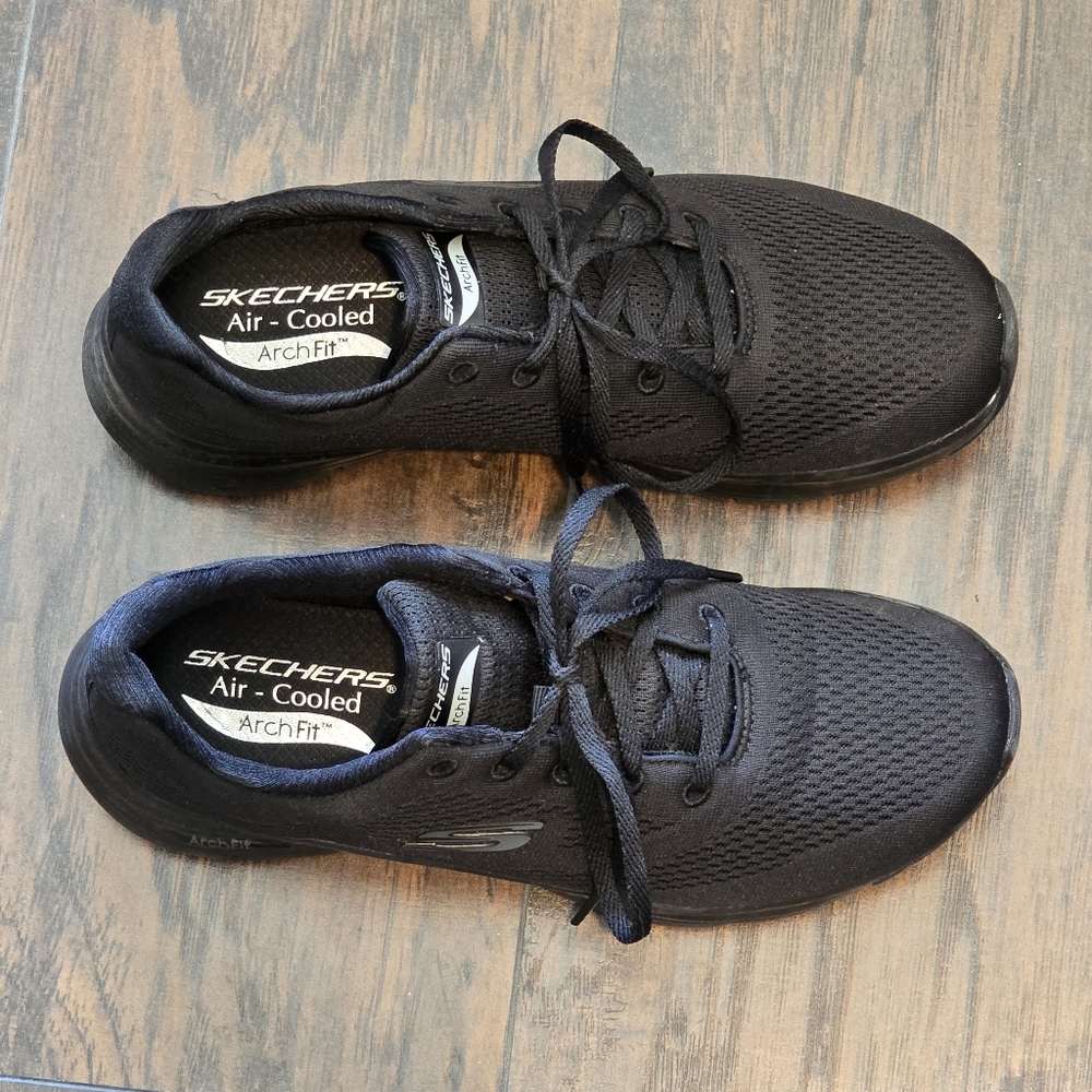 Skechers Black Arch Fit Sneakers - Picture 2 of 9